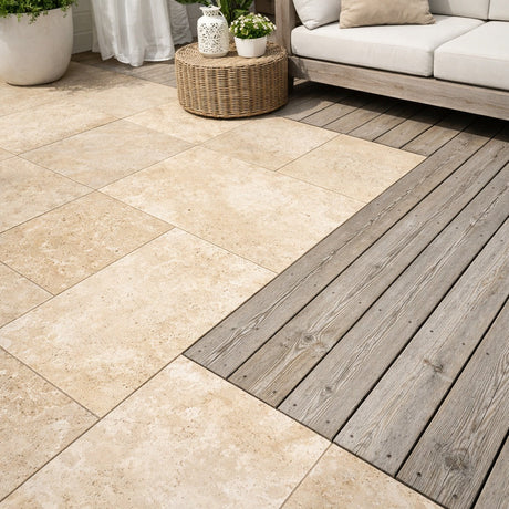 Terrasse bois et carrelage : nos conseils pour une association réussie