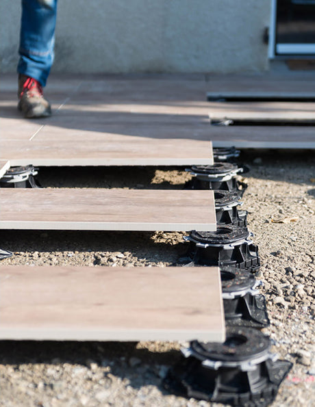 Combien de plots au m² pour ma terrasse ? Calcul et méthode  Allocarrelage